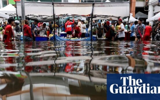 Bangkok w stanie klęski żywiołowej. Stolica Tajlandii walczy z powodzią