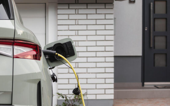 Domowa ładowarka do auta elektrycznego: dlaczego instalacja wymaga audytu?