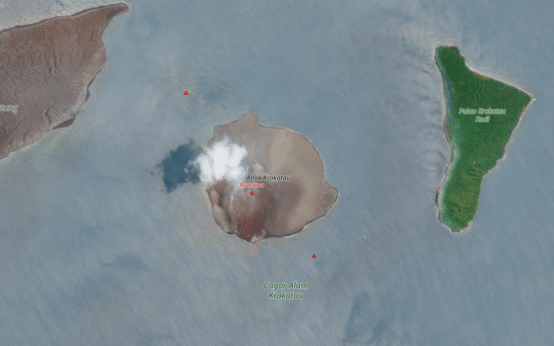 Nowe wyspy wyłoniły się z morza. Efekt aktywności Anak Krakatau