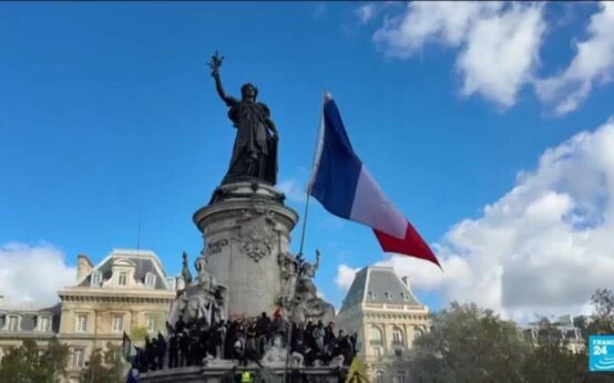 Francja w ogniu protestów: 800 tysięcy osób na ulicach w obronie jakości życia