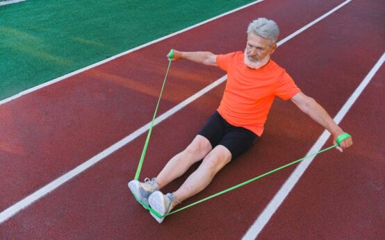 Jak utrzymać sprawność fizyczną po czterdziestce? Kluczowe zasady treningu