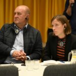 Koniec z inwigilacją w biurze? KE szykuje nowe zasady korzystania z AI w pracy