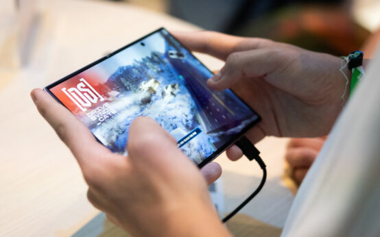 Problemy z wyświetlaniem aplikacji na Galaxy Z Fold 8? Oto jak przywrócić porządek na ekranie