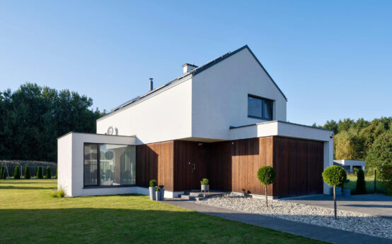 Zaufali wizji architektów zamiast własnym przyzwyczajeniom. Efekt? Dom idealny